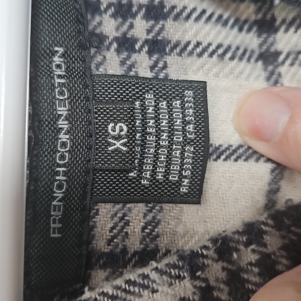 French Connection Flannel Shirt Sz XS Cream BLK Popover Plaid Top - Picture 5 of 7